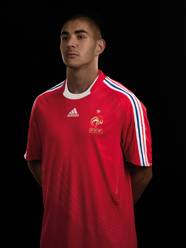 benzema_maillot_rouge.jpg